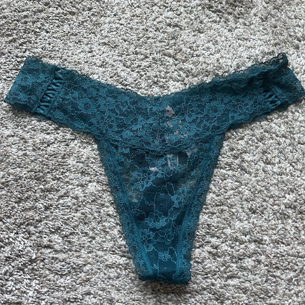 Victoria's Secret Panties set of 6 - Picture 6 of 8
